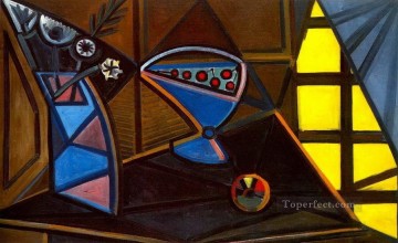 Florero y frutero 3 1943 cubista Pablo Picasso Pinturas al óleo